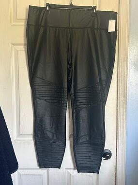 Lane Bryant Livi Active black faux leather power 7/8 leggings size 22/24